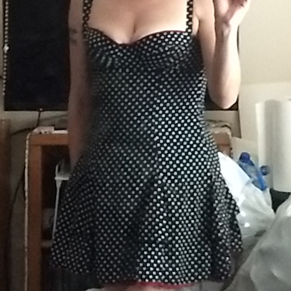 Polkadot dress w/burgundy trim